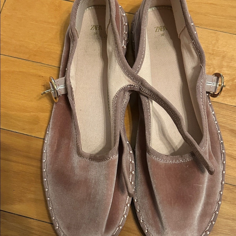 Chic Velvet Mary Jane Ballerina Flats in Soft Dusty Rose Pink - Picture 8 of 8